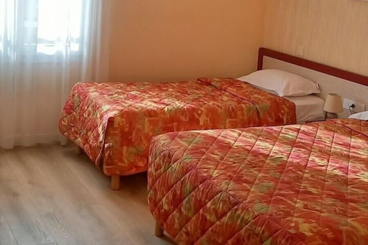 Room 13 of 35