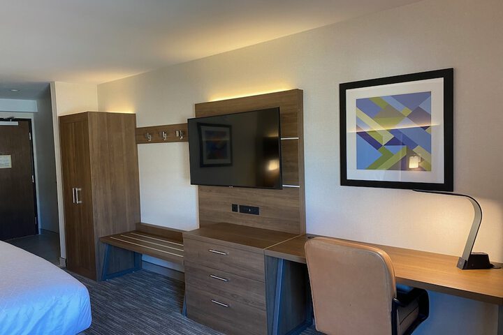 Room 10 of 60