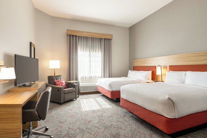 Room 3 of 40
