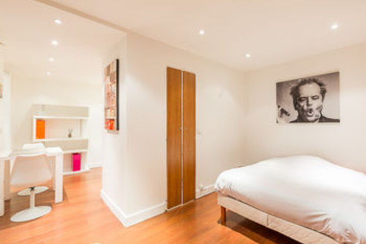 Room 77 of 189