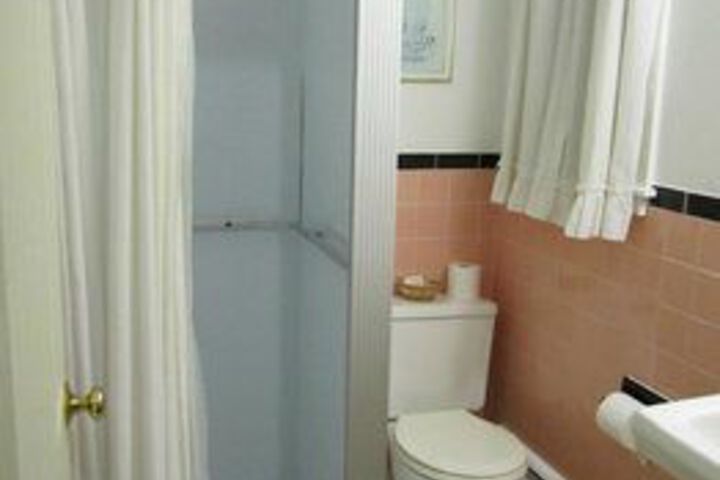 Room 2 of 17
