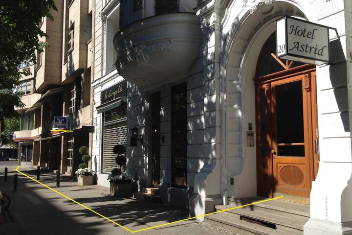Hotel Entry