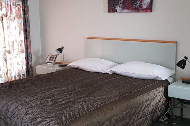 Room 4 of 52