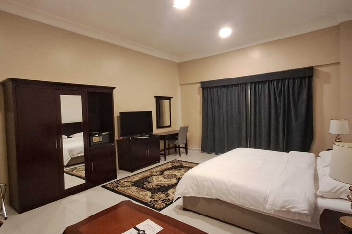 Room 10 of 15