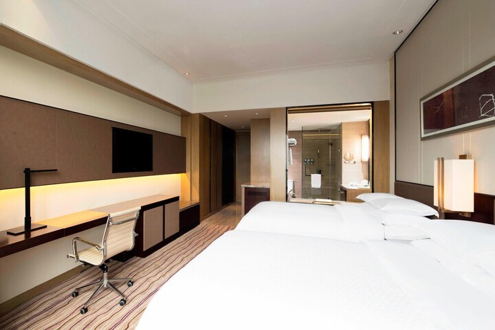 Room 14 of 48