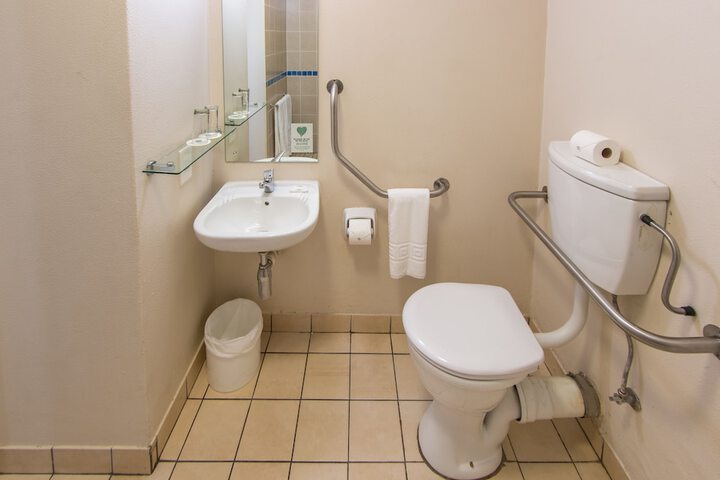 Room 14 of 27