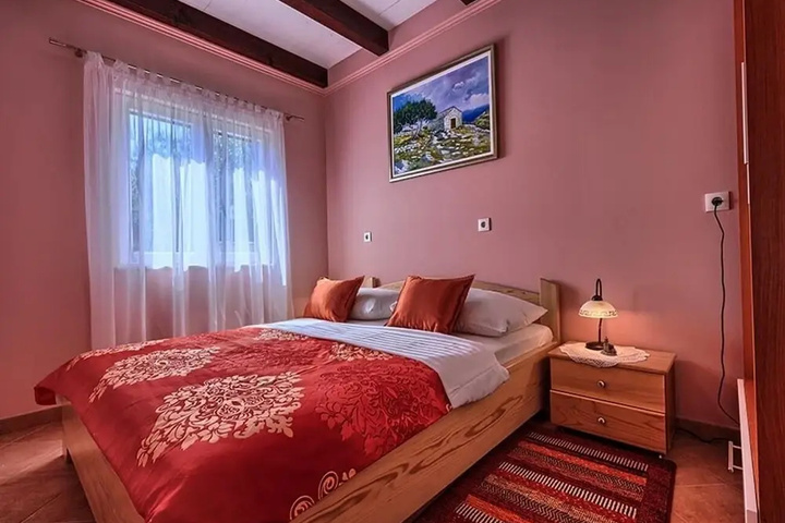 Room 2 of 26