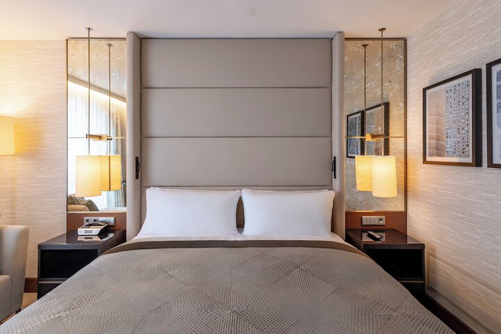 Room 90 of 457