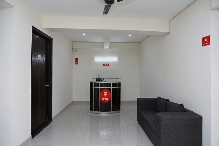OYO 13555 NIKETAN MEDANTA