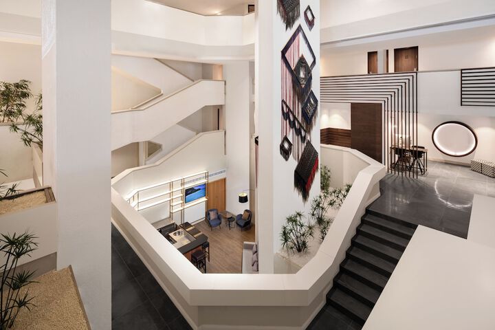 Guest Lobby