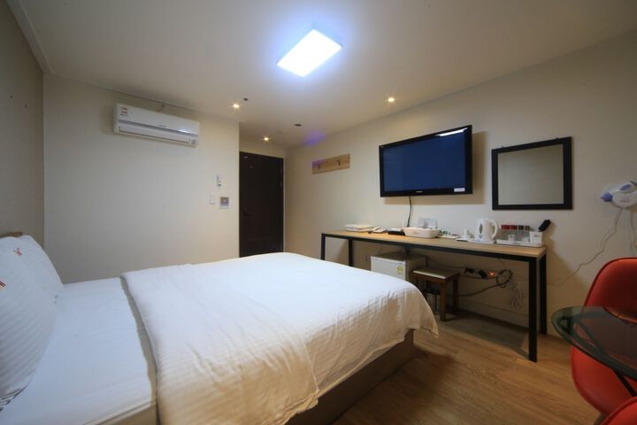 Room 57 of 107