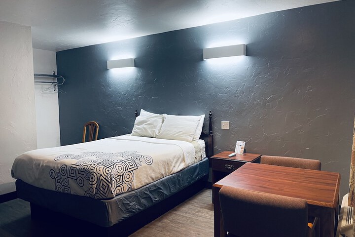 Room 19 of 37