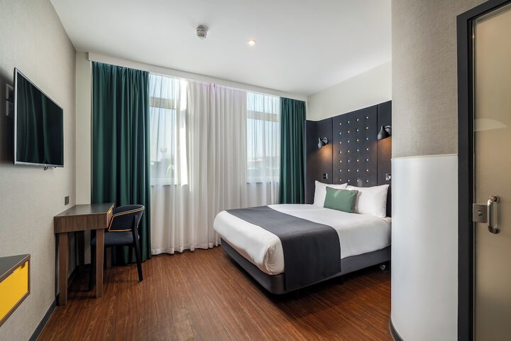 Room 33 of 55