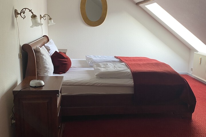 Room 84 of 214