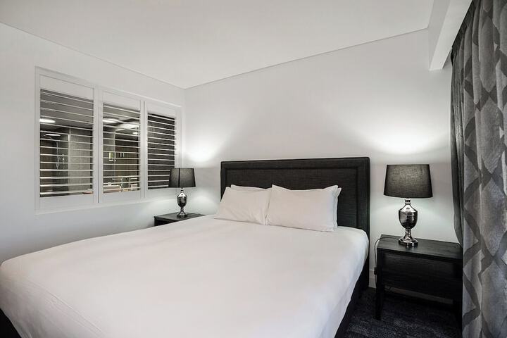 Room 25 of 87