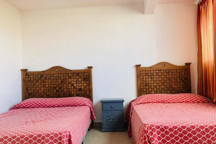 Room 20 of 33