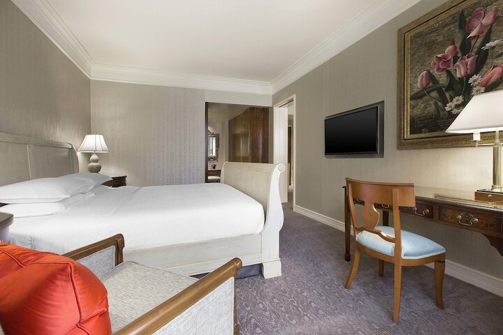Room 15 of 107