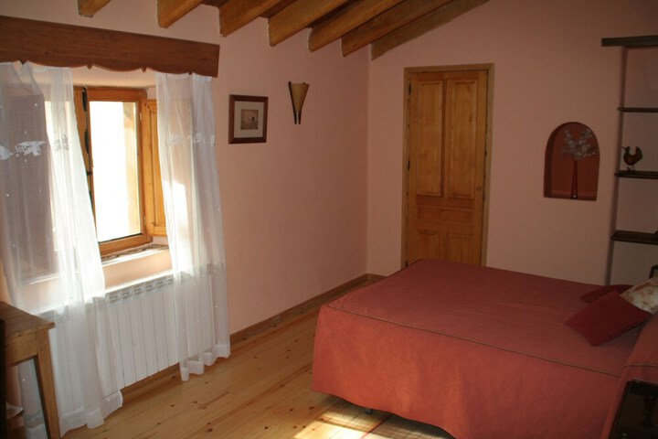 Room 8 of 16