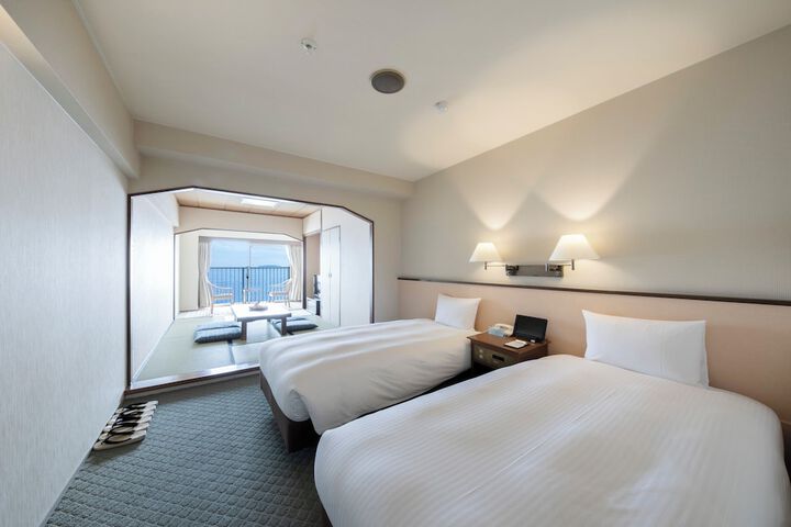Room 10 of 40