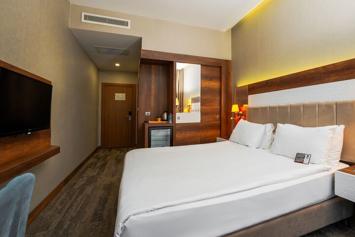 Room 53 of 122