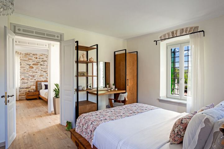 Room 26 of 183