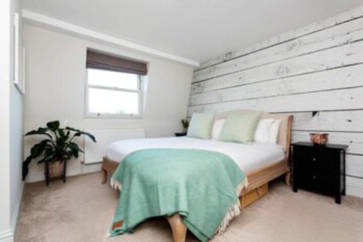 Room 14 of 20