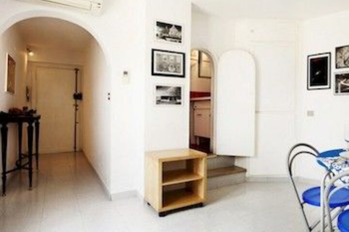 Room 43 of 168