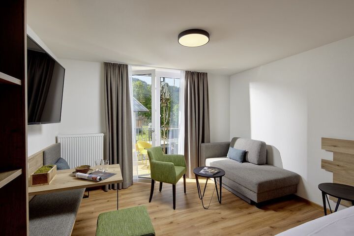 Room 2 of 43
