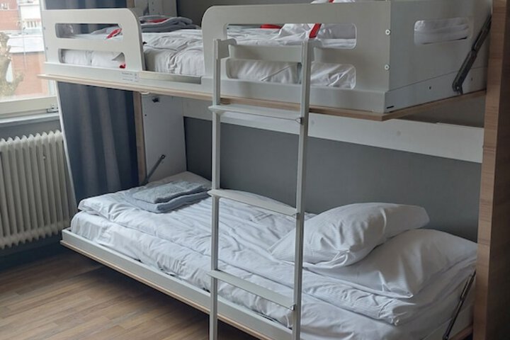 Room 40 of 103