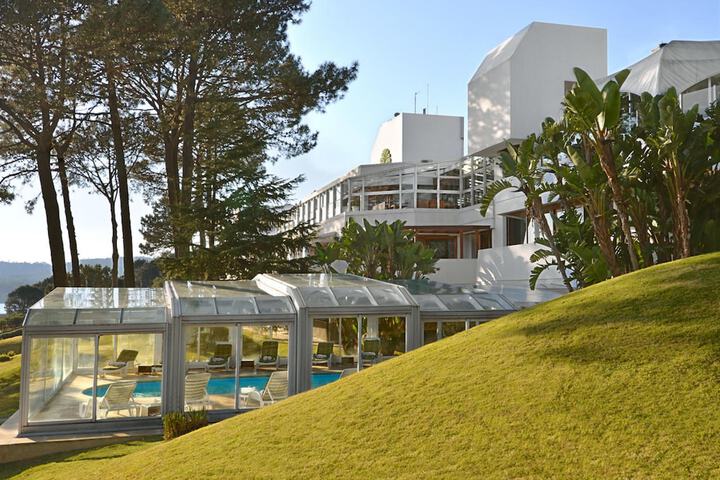 Hotel Pool