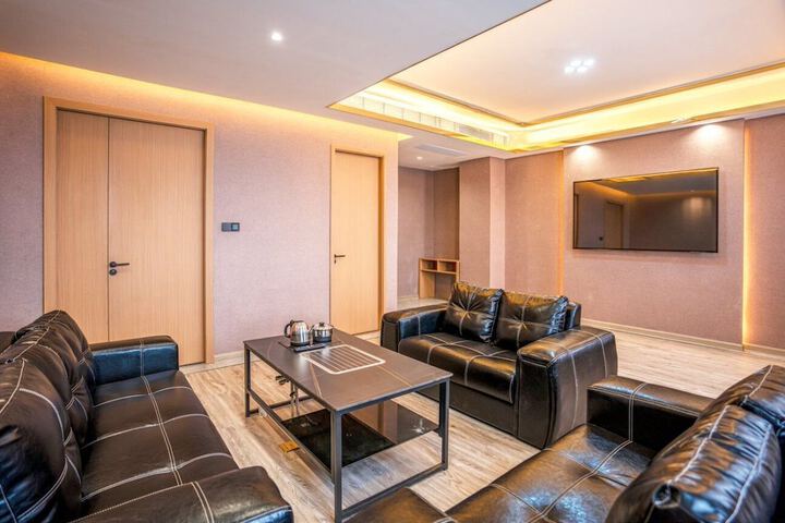 Room 52 of 84