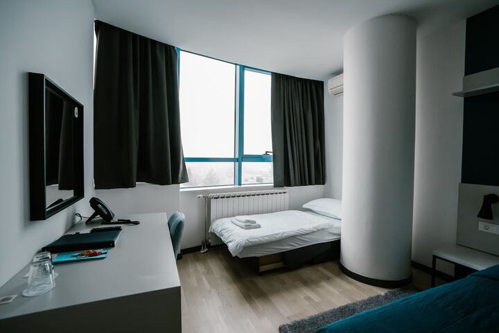 Room 8 of 35