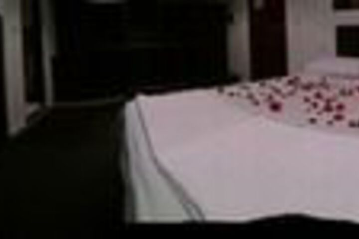 Room 3 of 14