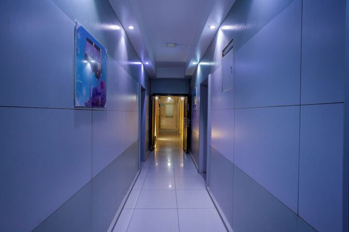Ballroom/Hall 78 of 81