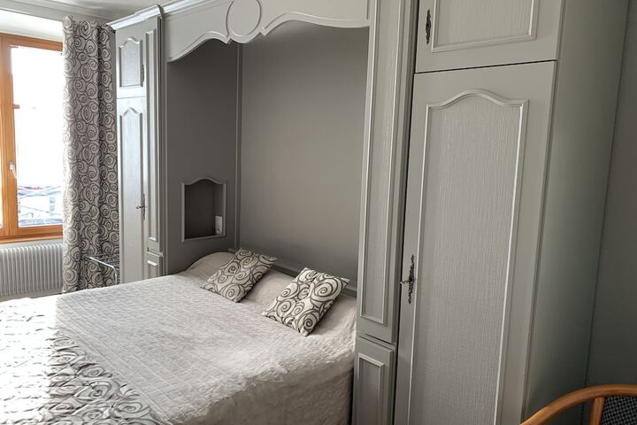 Room 16 of 31