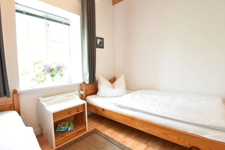 Room 2 of 17