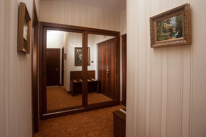 Room 81 of 177