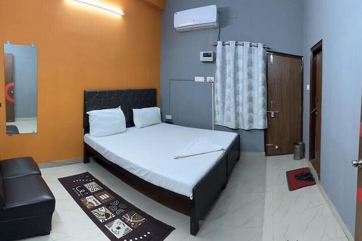 Room 8 of 39