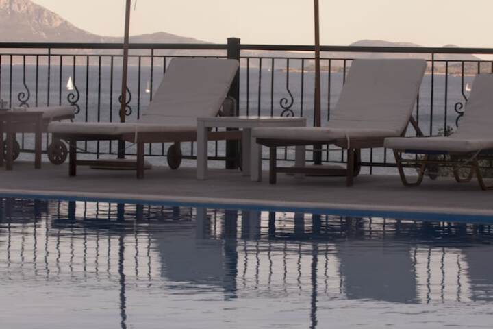 Pool Hotel
