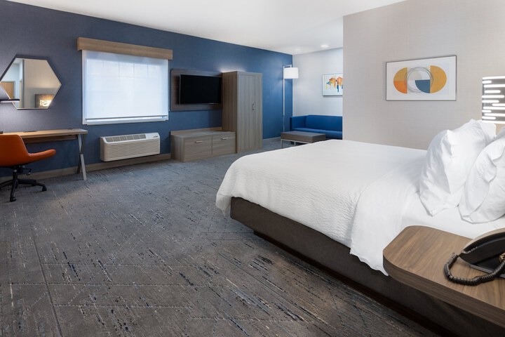 Room 3 of 41