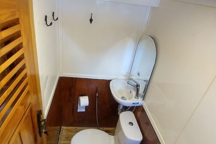 Room 8 of 15
