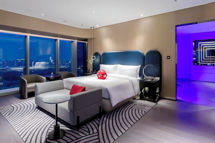 Room 19 of 77