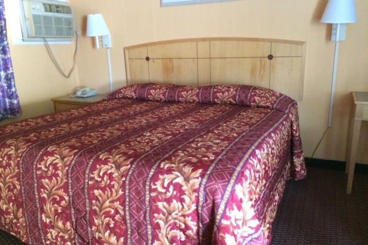 Room 8 of 15