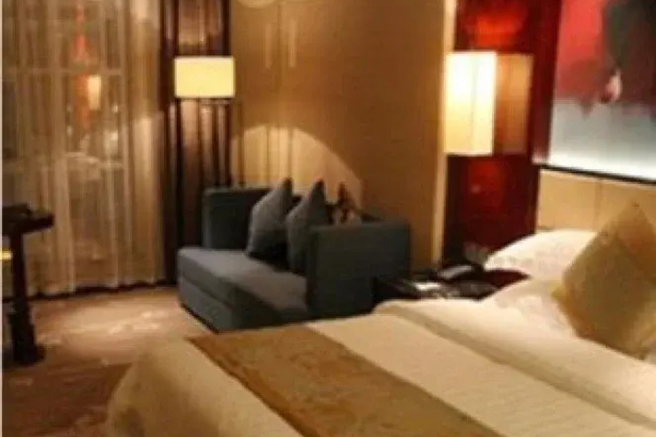 Room 5 of 11