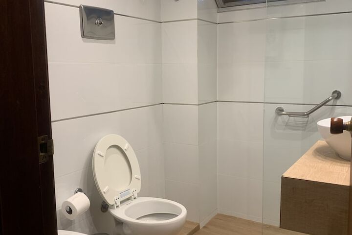 Room 20 of 65