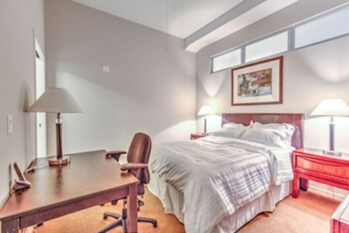 Room 62 of 68