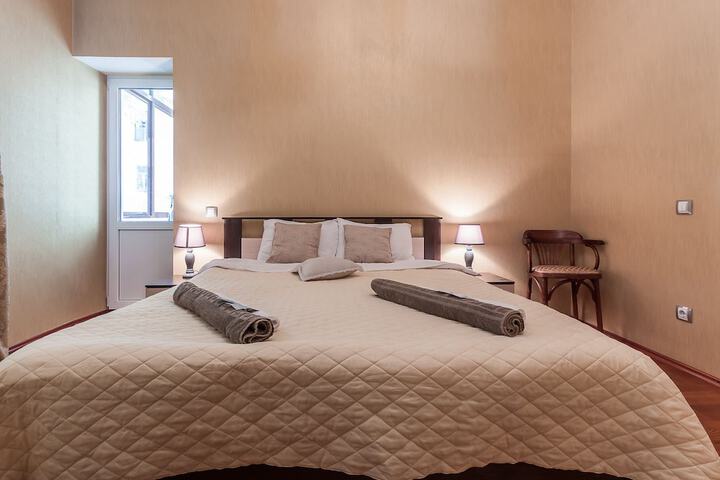 Room 2 of 16