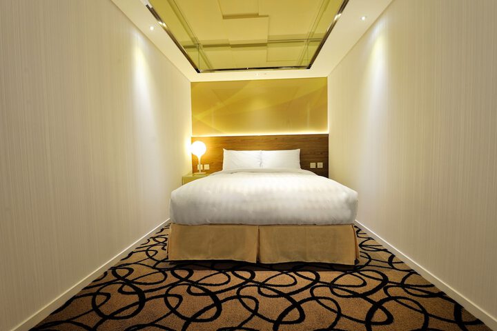 Room 45 of 171