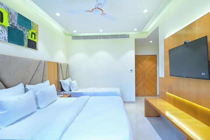 Room 17 of 24