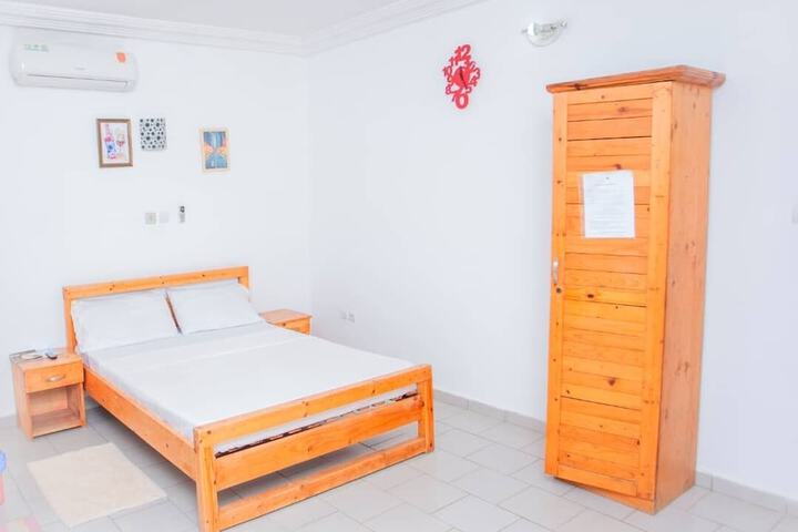 Room 14 of 48